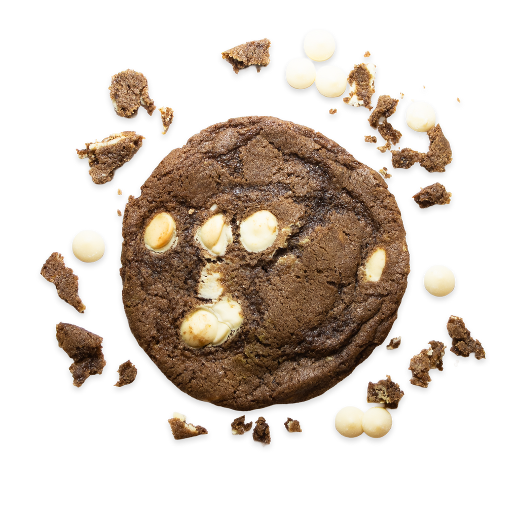 hojicha cookie with white chocolate and hojicha crumbs around it